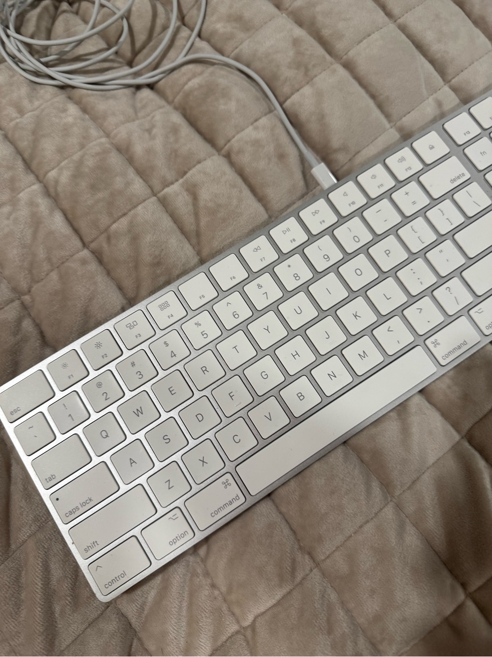 Apple Numeric Wireless Keyboard - Picture 2 of 5